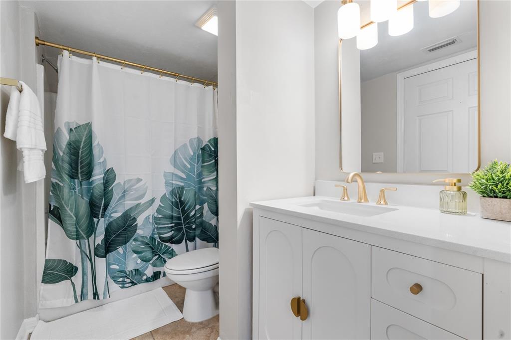 1217 Northwest 55th Street, Unit 14 Gainesville, FL 32605 - Photo 18 of 38