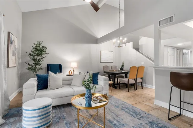 $1,995 | 1217 Northwest 55th Street, Unit 14, Gainesville, FL 32605