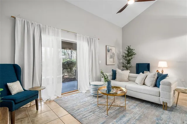 $1,995 | 1217 Northwest 55th Street, Unit 14, Gainesville, FL 32605