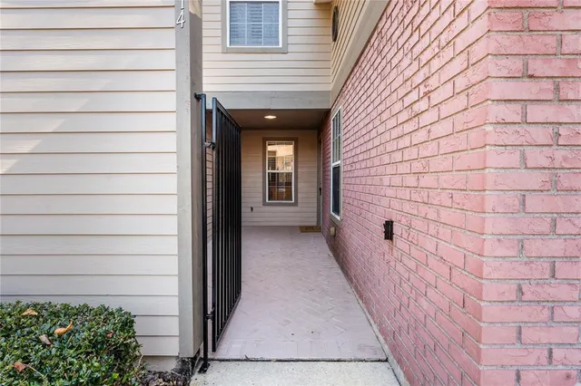 $1,995 | 1217 Northwest 55th Street, Unit 14, Gainesville, FL 32605