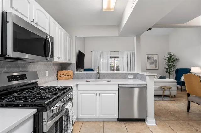 $1,995 | 1217 Northwest 55th Street, Unit 14, Gainesville, FL 32605