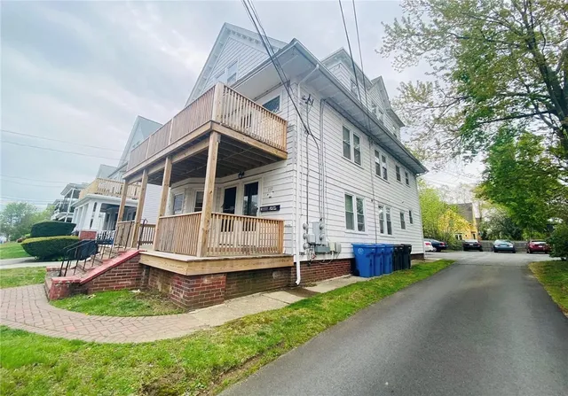 $2,380 | 110 Norwood Avenue, Unit 1, Cranston, RI 02905