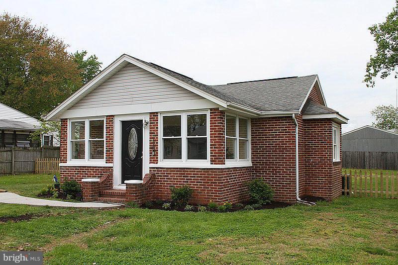 220 Carvel Road Pasadena, MD 21122 - Photo 1 of 15 Exterior (Front)