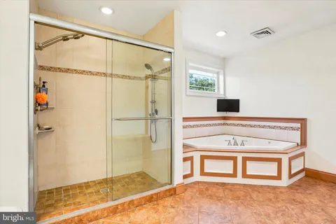 $675,000 | 1900 Gibson Drive, Hatboro, PA 19040