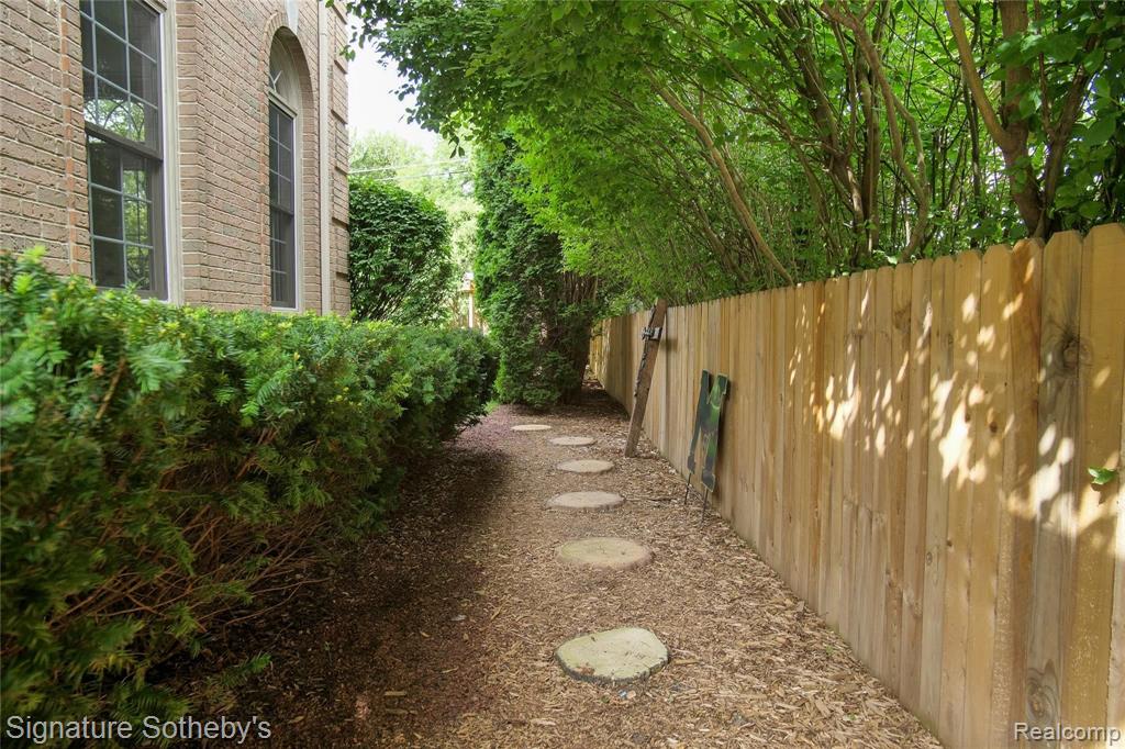 399 Neff Road Grosse Pointe, MI 48230 - Photo 46 of 52