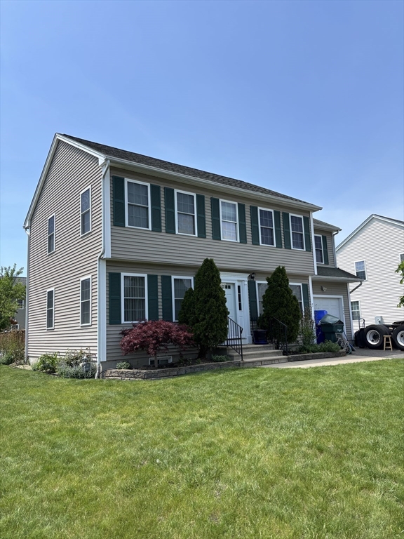 266 Christopher Drive Springfield, MA 01119 - Photo 2 of 24