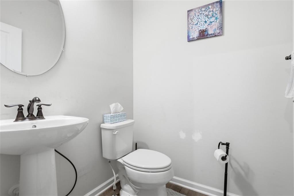 1024 Blackhawk Road Valencia, PA 16059 - Photo 18 of 50 Main Floor Powder Room