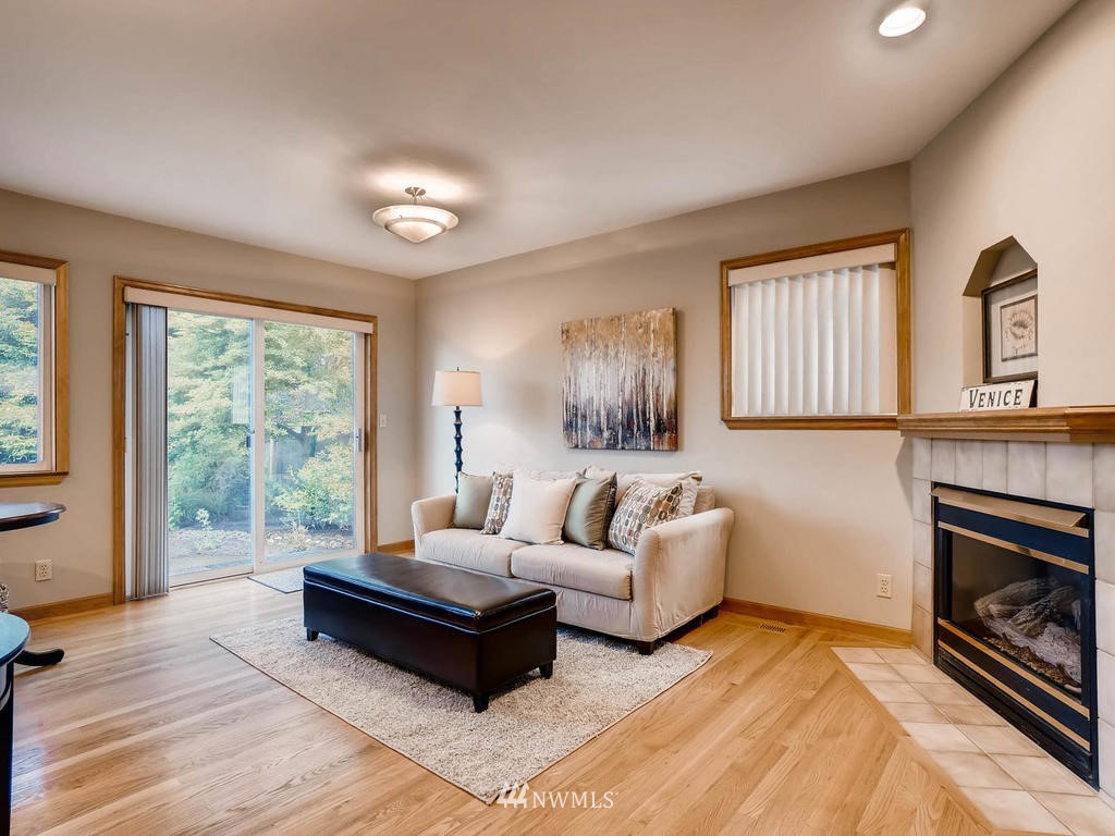 4002 Southwest 98th Street Seattle, WA 98136 - Photo 11 of 25 Gallery Image 11