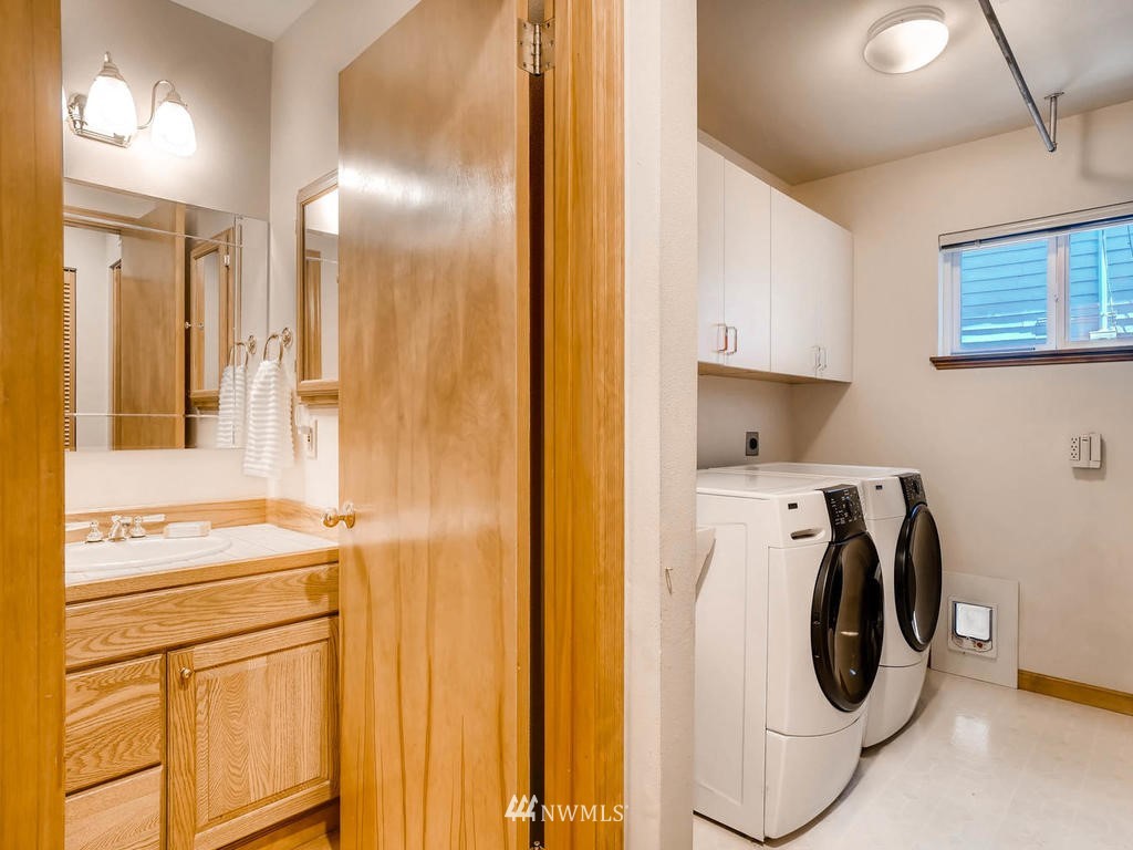4002 Southwest 98th Street Seattle, WA 98136 - Photo 12 of 25 Gallery Image 12