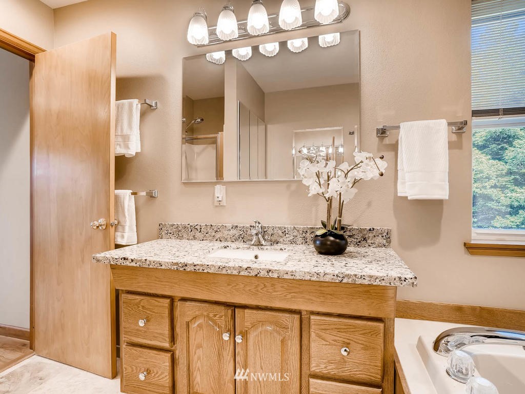 4002 Southwest 98th Street Seattle, WA 98136 - Photo 17 of 25 Gallery Image 17