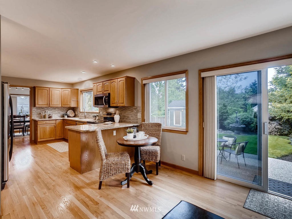 4002 Southwest 98th Street Seattle, WA 98136 - Photo 10 of 25 Gallery Image 10