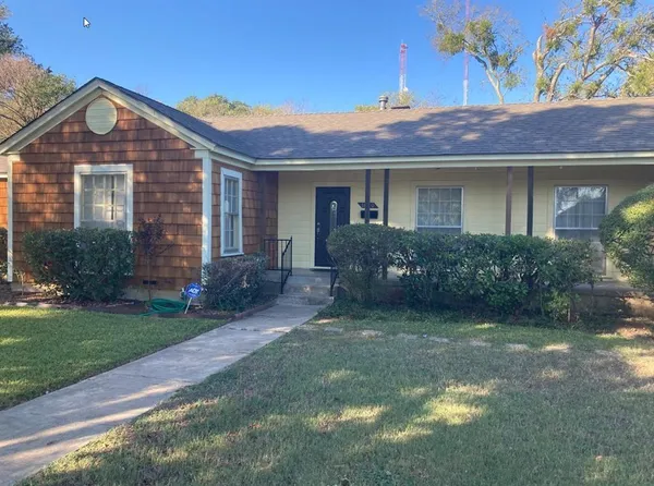 $1,775 | 1820 Oakland Boulevard, Fort Worth, TX 76103