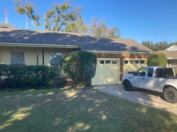 $1,775 | 1820 Oakland Boulevard, Fort Worth, TX 76103