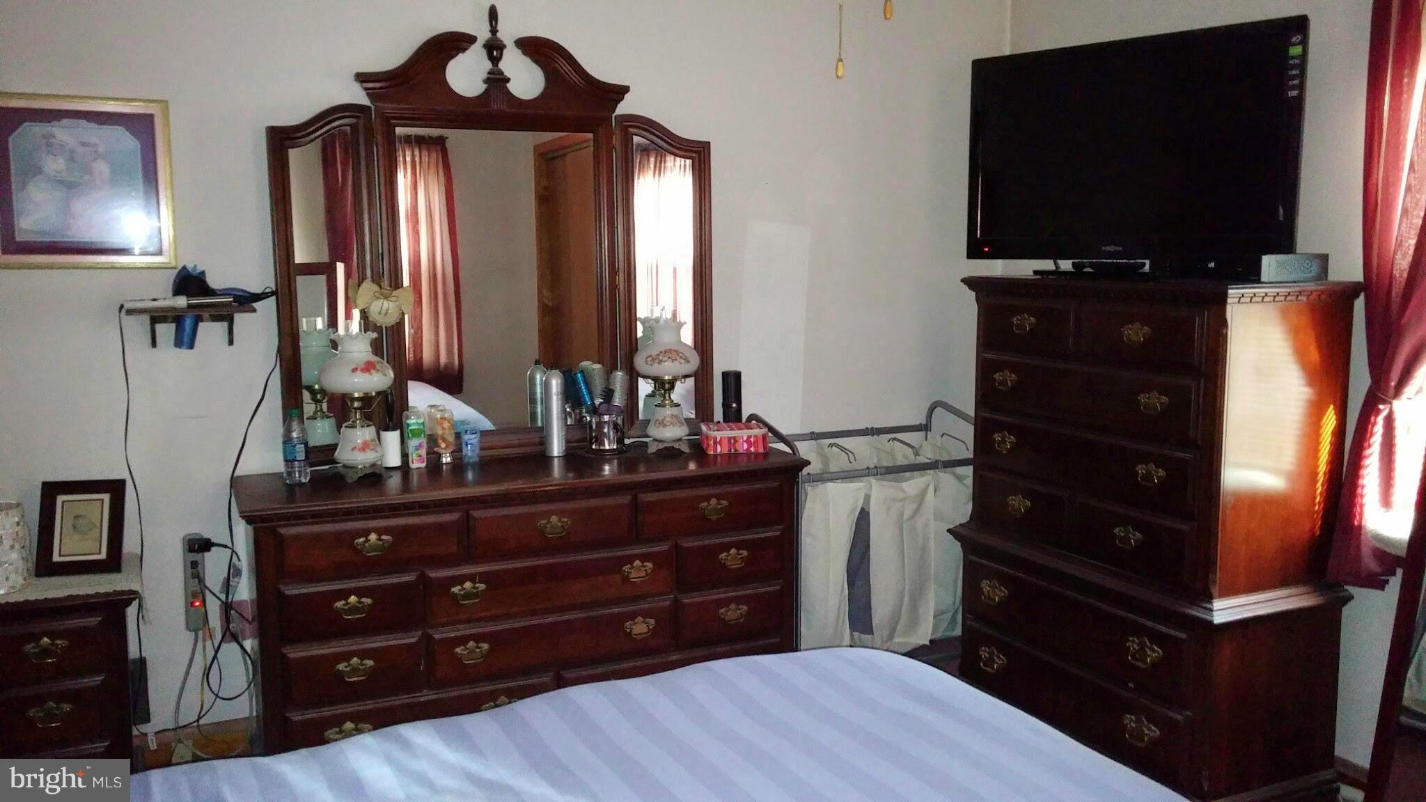 196 Pike Road Pasadena, MD 21122 - Photo 15 of 30 Master Bedroom w/king sized bed!