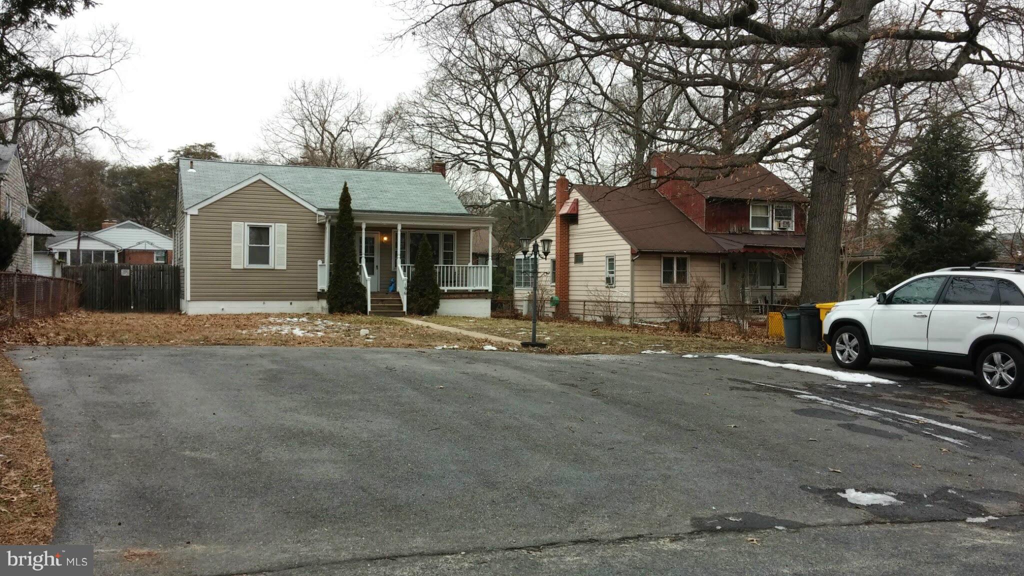 196 Pike Road Pasadena, MD 21122 - Photo 30 of 30 Exterior (Front) = Look at ALL that PARKING!