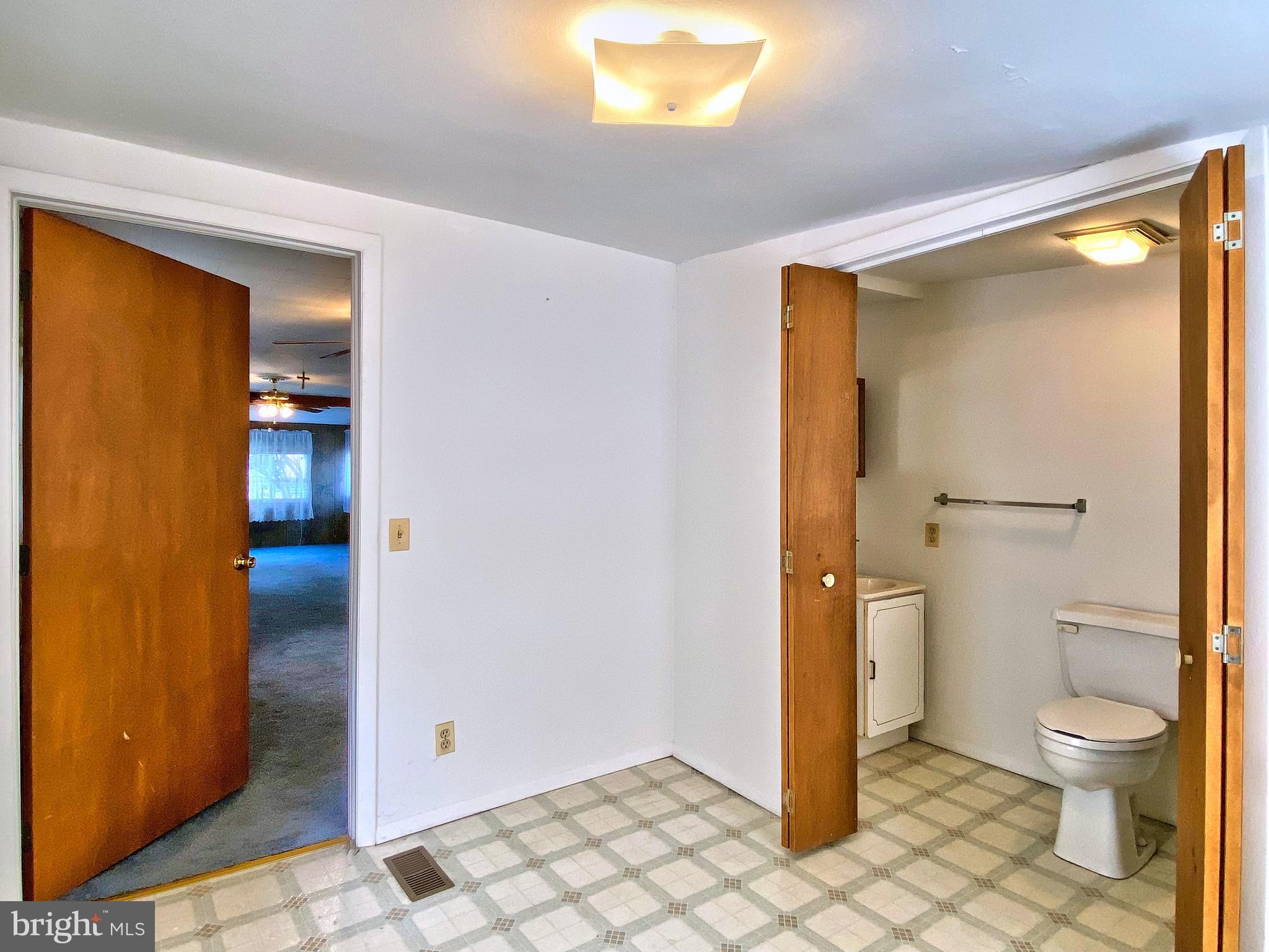 4119 Beachwood Road Dundalk, MD 21222 - Photo 29 of 72 Gallery Image 29