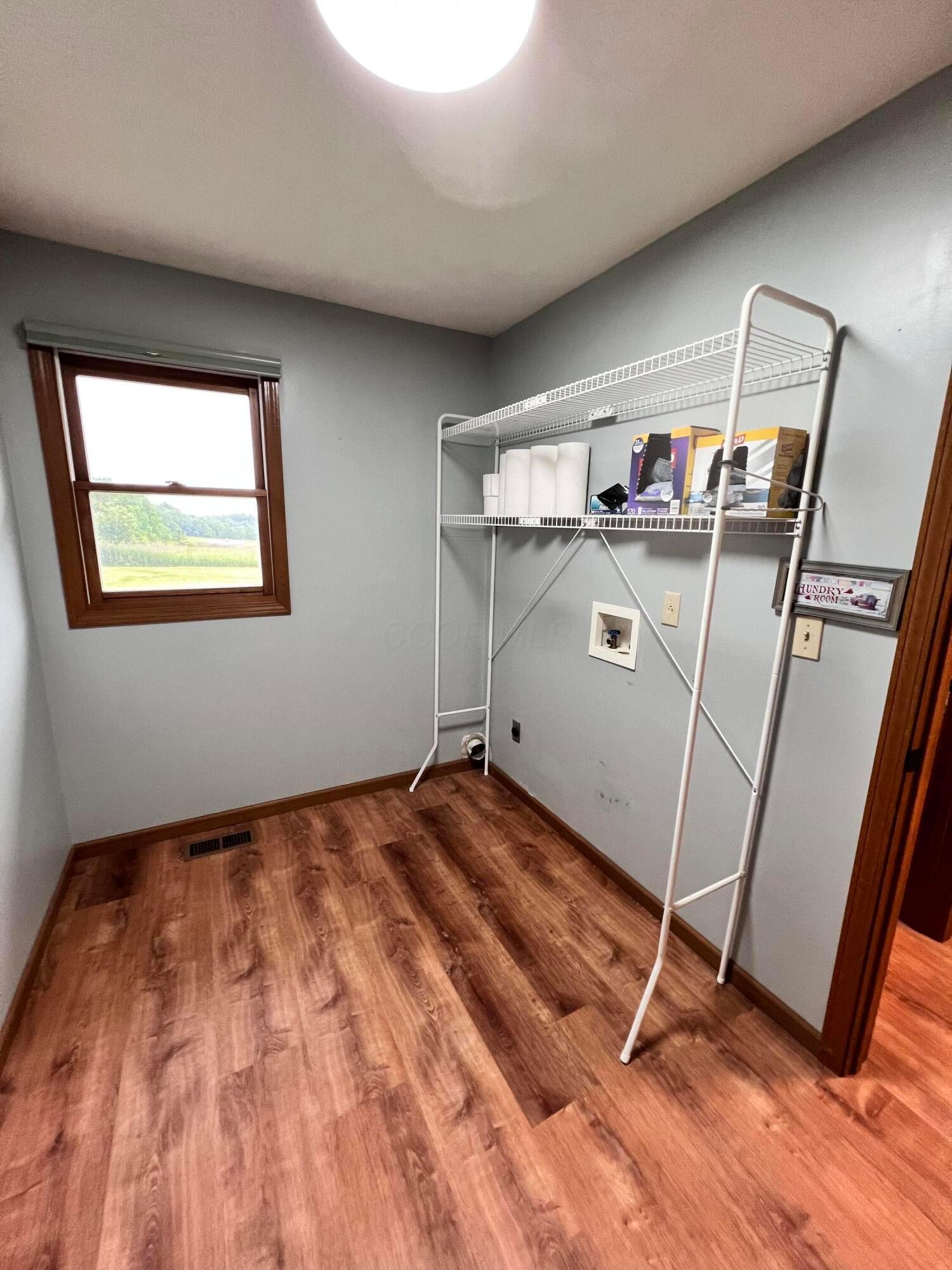 20600 Hellwig Road Utica, OH 43080 - Photo 20 of 60 Laundry Room