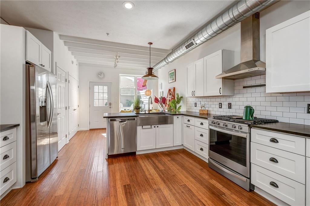 3622 Smallman Street Pittsburgh, PA 15201 - Photo 8 of 25 Smart oven with gas cooktop (cooktop not smart controlled). Stylish and bright finishes throughout! Oversized SS farmhouse sink and matte black acessories.