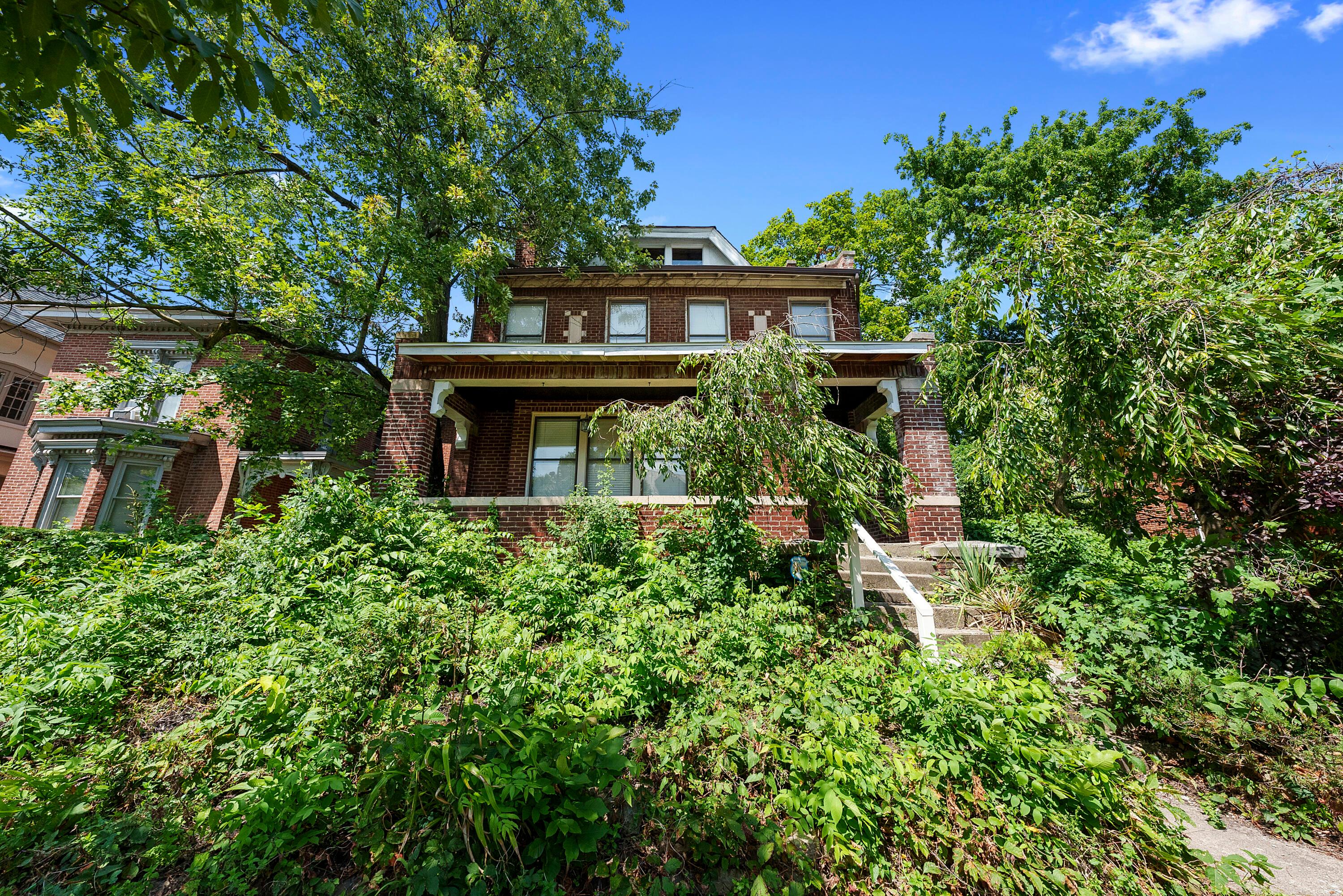 1448 Bryden Road Columbus, OH 43205 - Photo 2 of 65 DSC06106