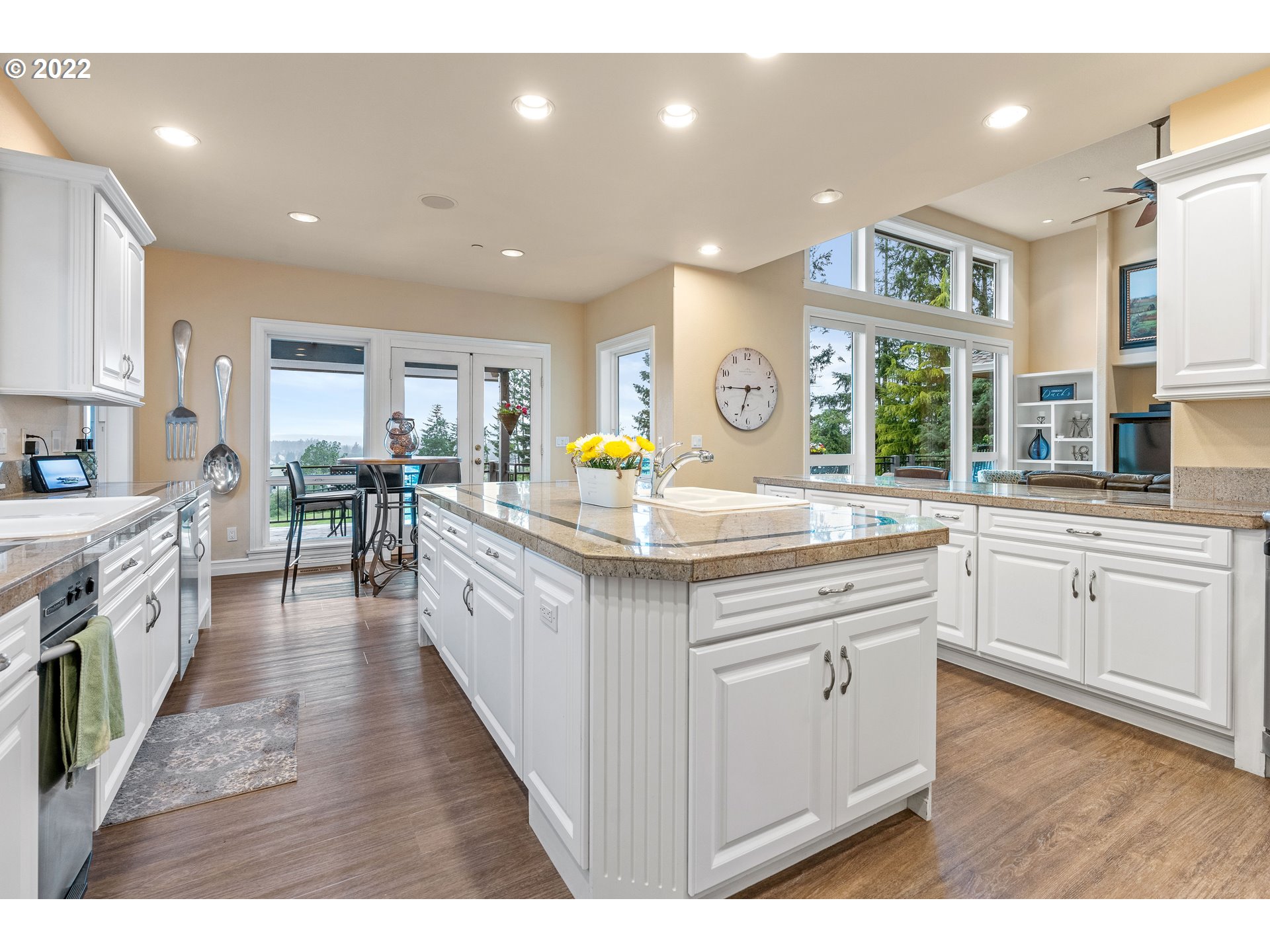 23265 Southwest Mountain Road West Linn, OR 97068 - Photo 10 of 32 Gallery Image 10