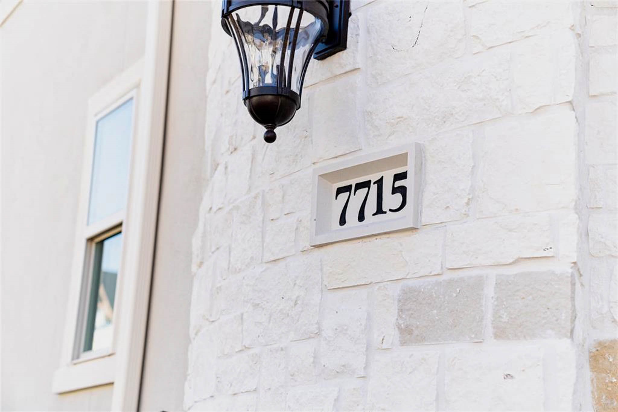 7715 South Fall Run Crossing Houston, TX 77055 - Photo 21 of 22 a view of bathroom