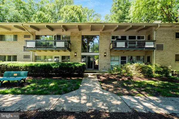 $220,000 | 7758 Donnybrook Court, Unit 101, Annandale, VA 22003