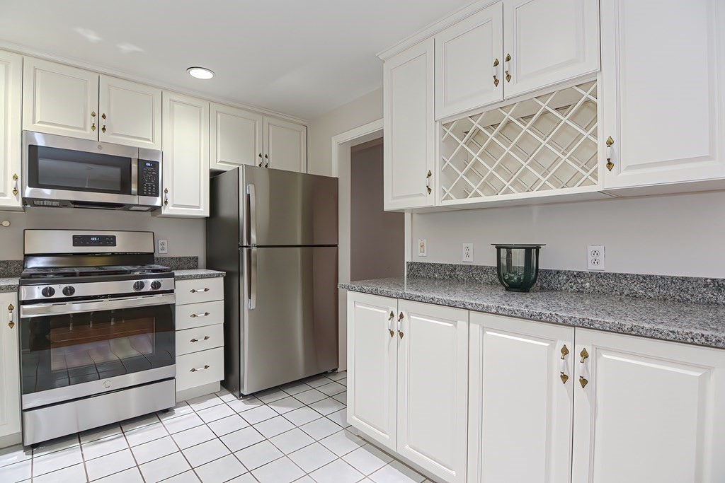 212 Jordan Road Franklin, MA 02038 - Photo 2 of 35 Gallery Image 2