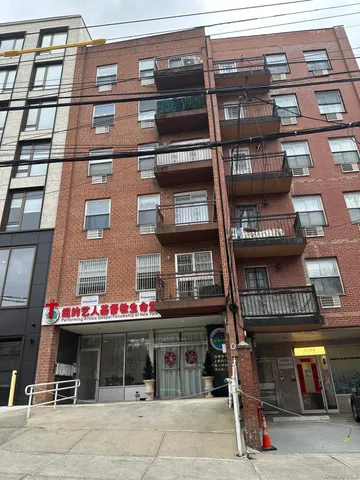 $489,000 | 138-10 35th Avenue, Unit 4A | Flushing