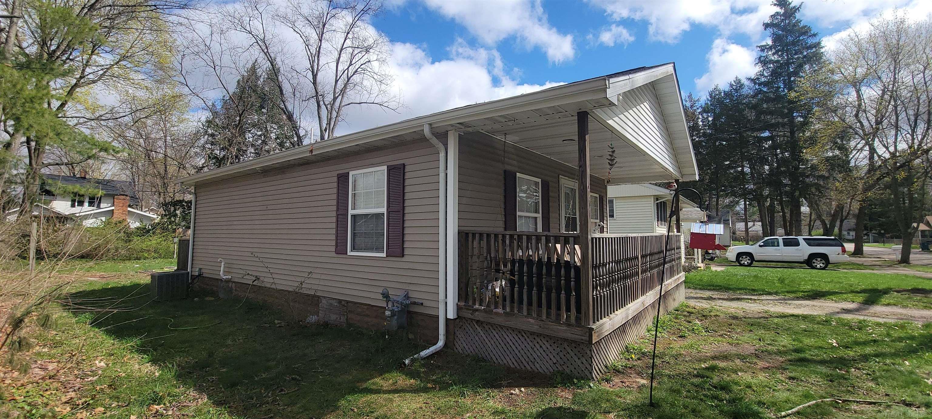 1621 Maple Street Niles, MI 49120 - Photo 5 of 32