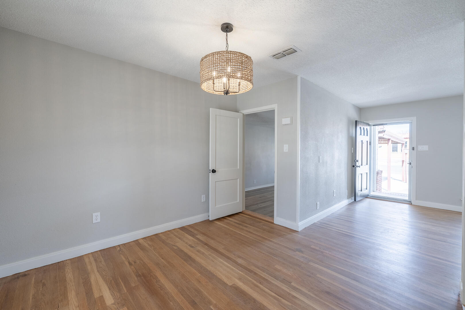 2809 26th Street Lubbock, TX 79410 - Photo 5 of 29 1-26