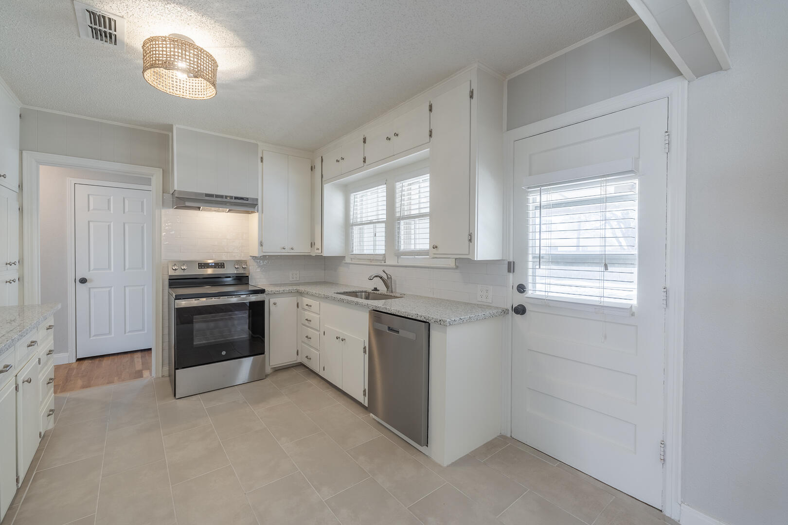 2809 26th Street Lubbock, TX 79410 - Photo 8 of 29 1-24