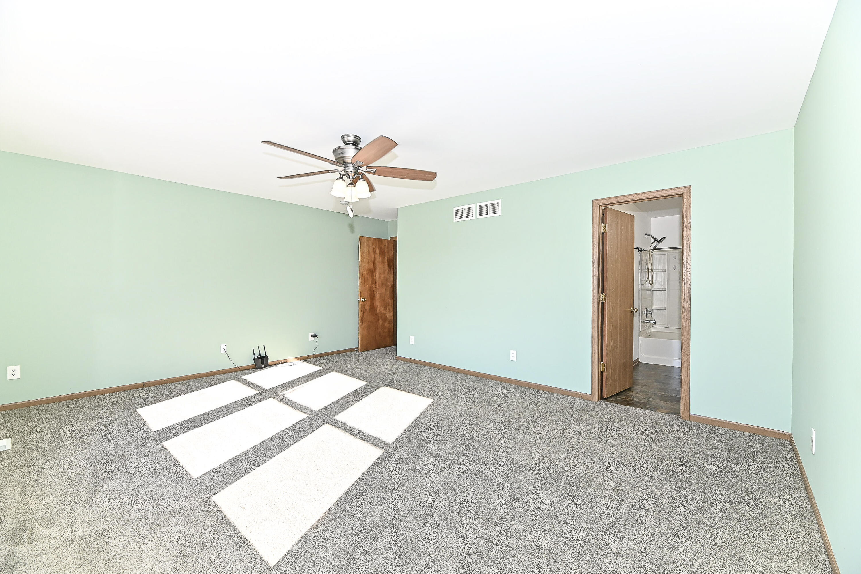 324 West Hidden Trail Elkhorn, WI 53121 - Photo 21 of 34 Master BR