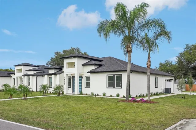$919,900 | 1596 Nursery Road, Clearwater, FL 33756