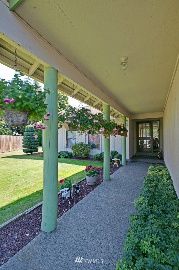 18662 110th Place Southeast Renton, WA 98055 - Photo 2 of 14 Gallery Image 2