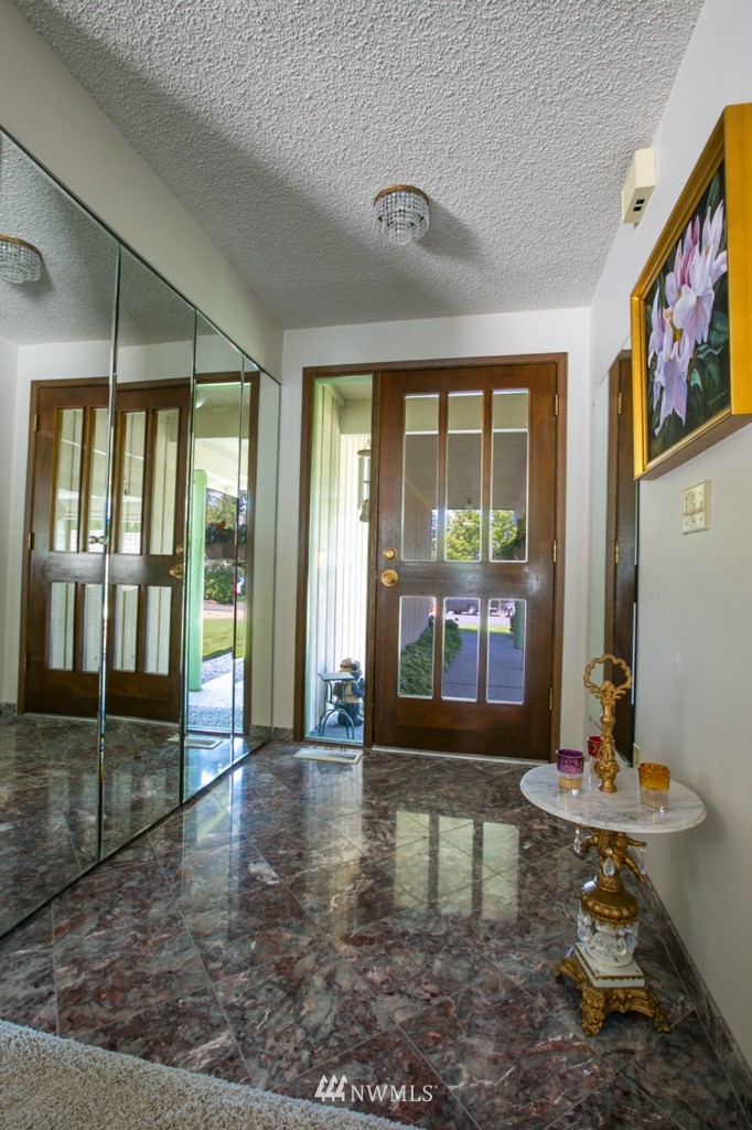 18662 110th Place Southeast Renton, WA 98055 - Photo 3 of 14 Gallery Image 3