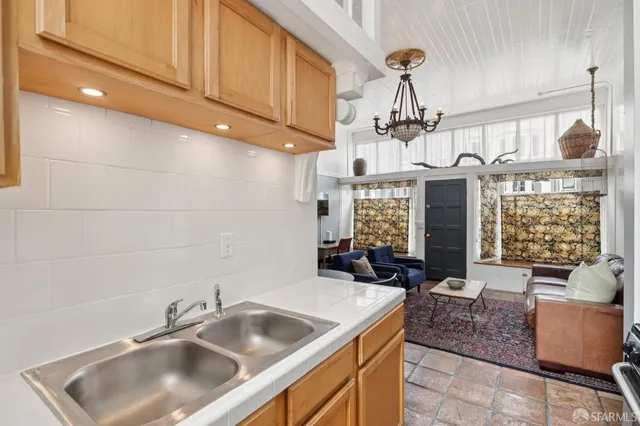 $2,300,000 | 560 Lyon Street, San Francisco, CA 94117