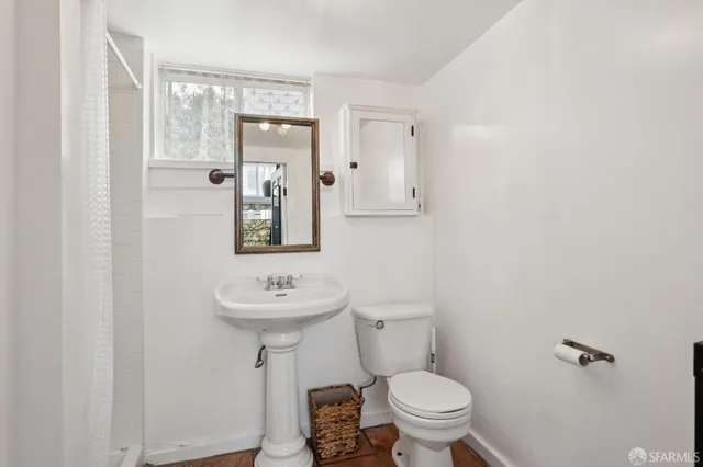 $2,300,000 | 560 Lyon Street, San Francisco, CA 94117