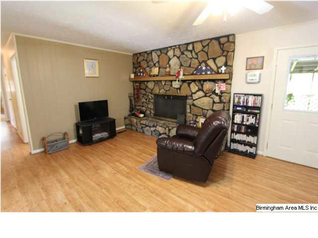 115 Carriage Road Anniston, AL 36206 - Photo 3 of 30