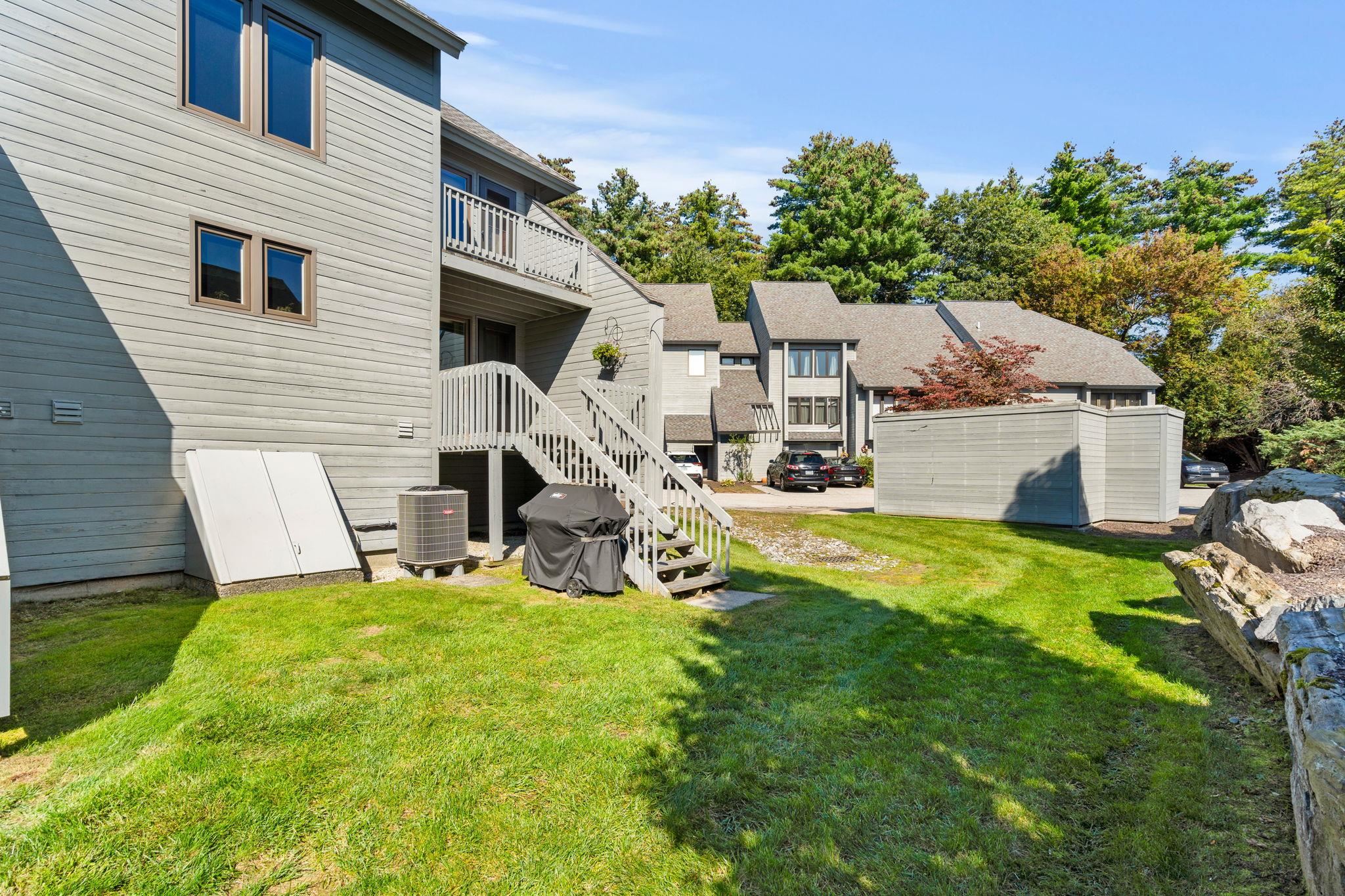 5 Tsienneto Road, Unit 13 Derry, NH 03038 - Photo 33 of 40