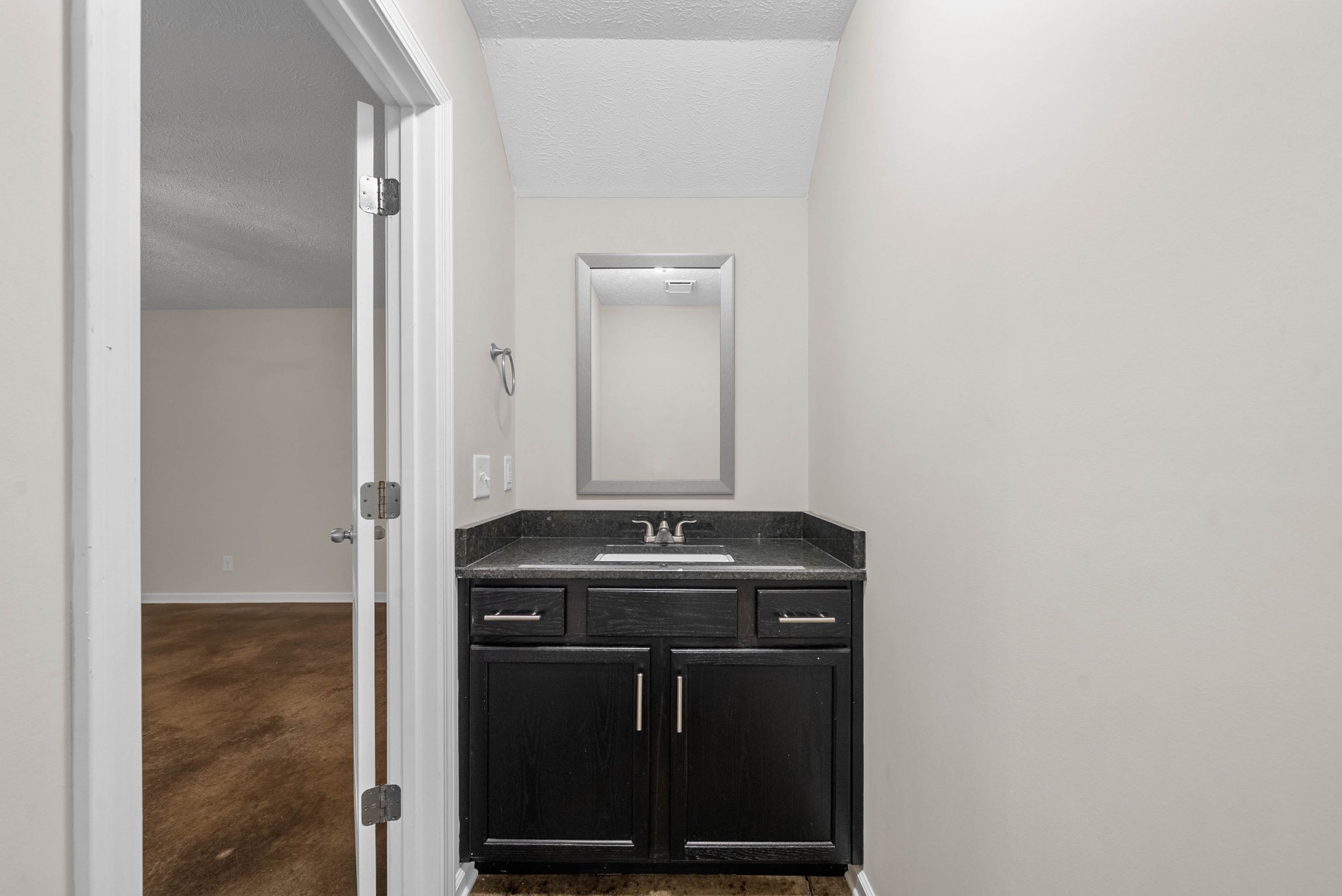 133 Melbourne Drive, Unit E Clarksville, TN 37043 - Photo 6 of 16 a view of washer and dryer