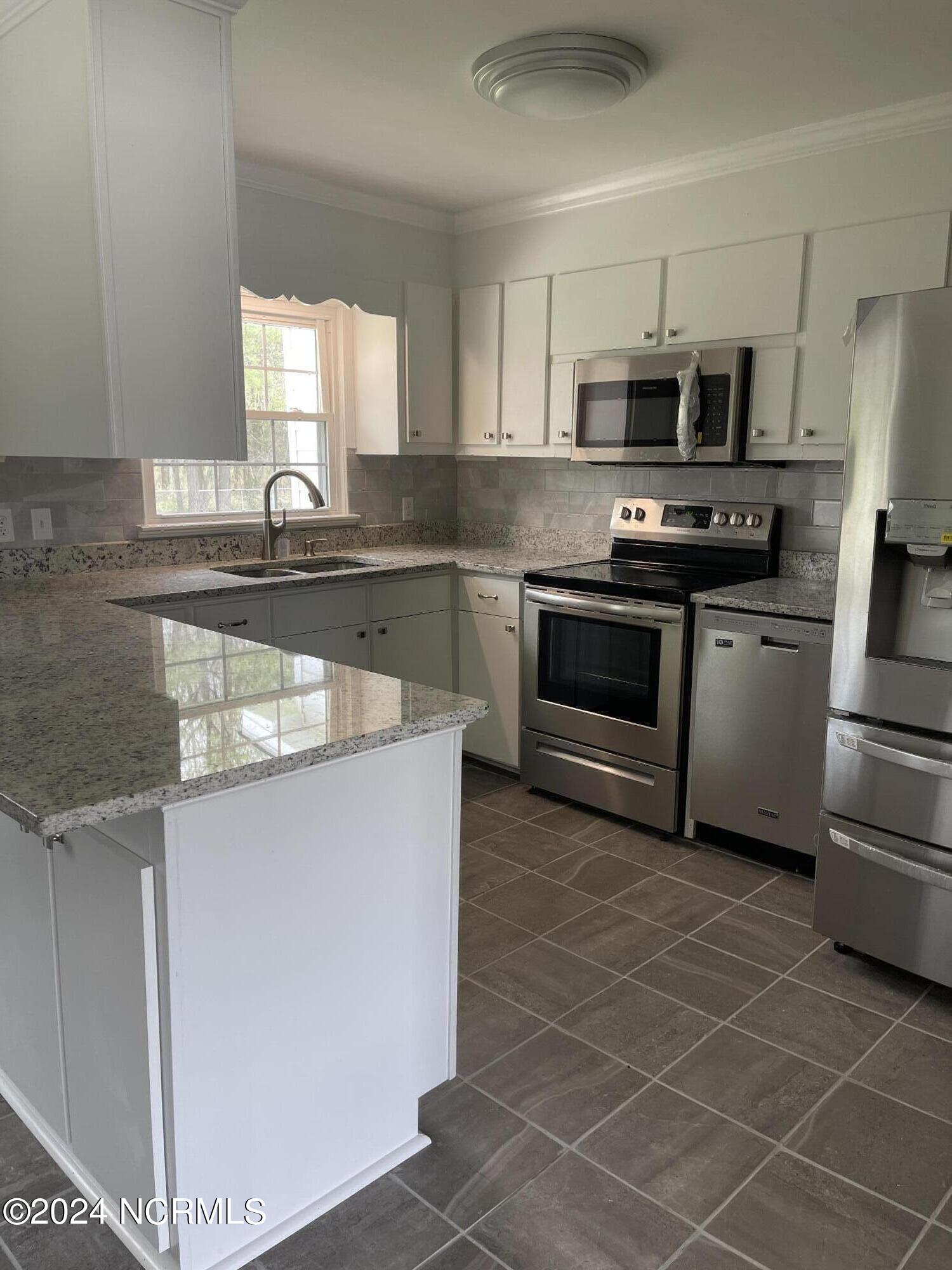 6083 Gum Swamp Road Ayden, NC 28513 - Photo 10 of 16 KITCHEN