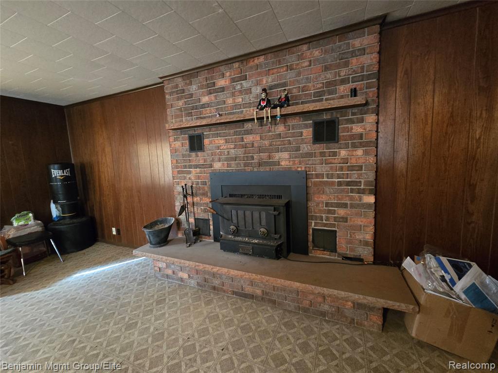 151 South Maple Leaf Road Lapeer, MI 48446 - Photo 2 of 18 Gallery Image 2