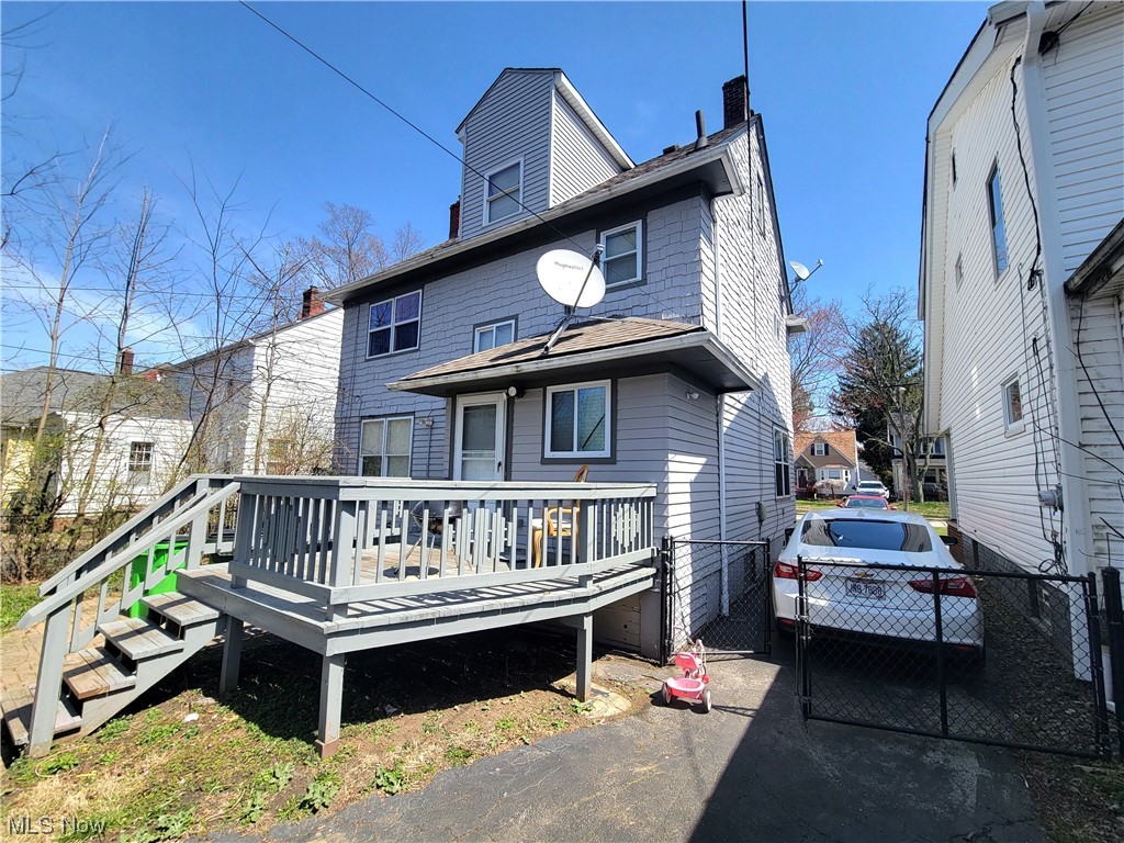 1166 Winston Road Cleveland, OH 44121 - Photo 5 of 24