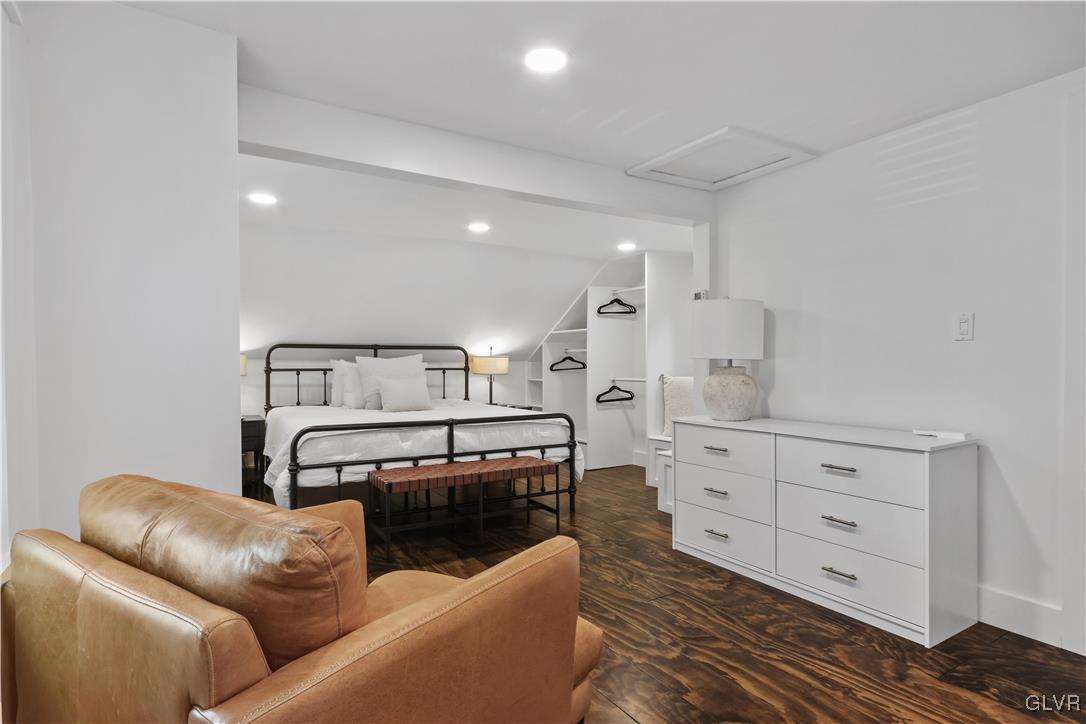 389 West Nesquehoning Street Easton, PA 18042 - Photo 27 of 44 a living room with furniture