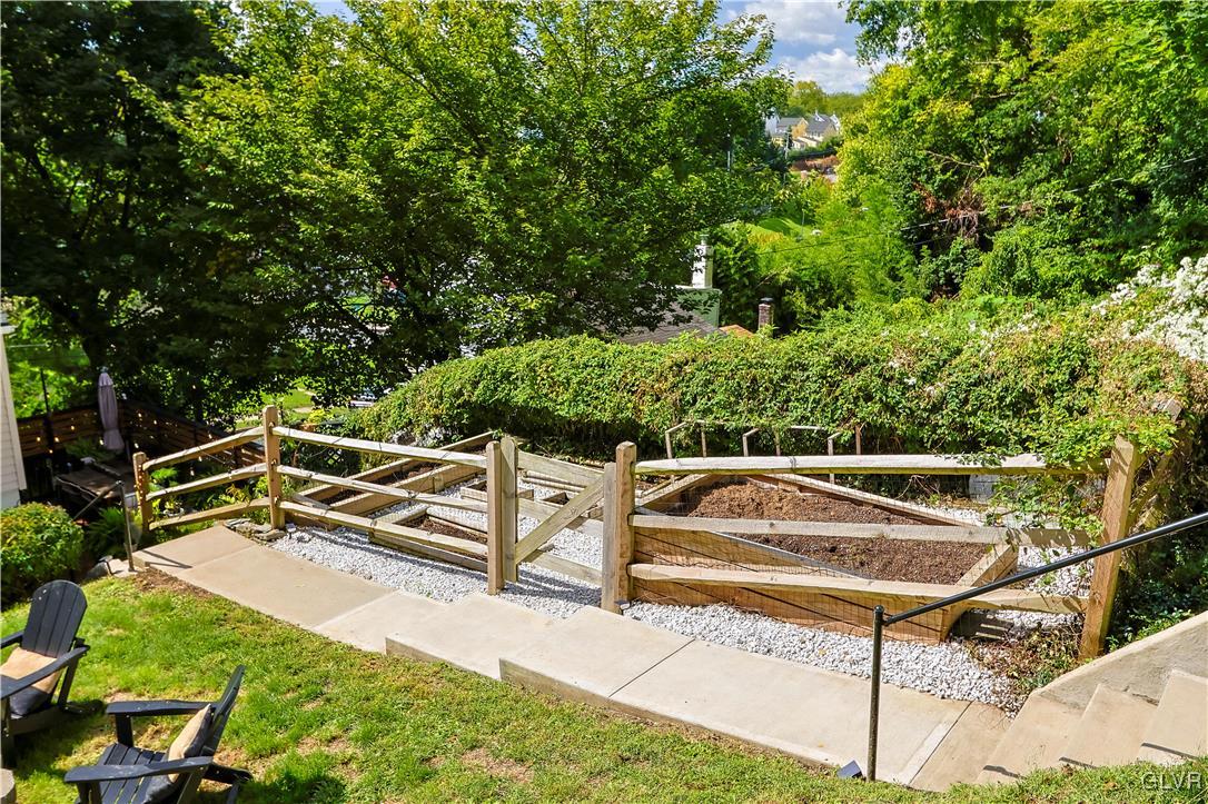 389 West Nesquehoning Street Easton, PA 18042 - Photo 39 of 44 a view of a chairs and table in the back yard