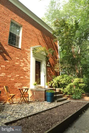 $339,995 | 3327 Martha Custis Drive, Unit 3327, Alexandria, VA 22302