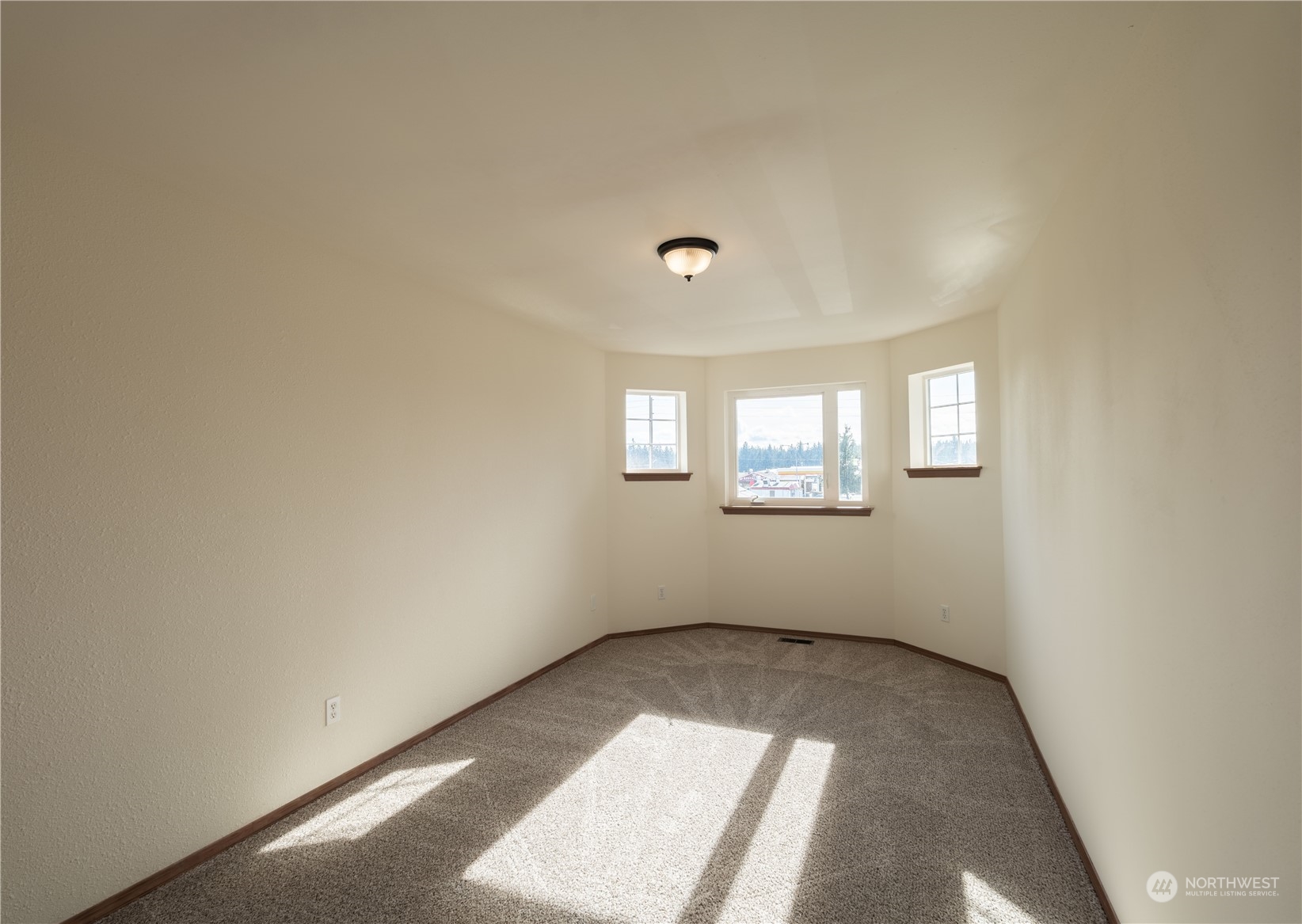 205 Rochester Street West Rainier, WA 98576 - Photo 12 of 21 Gallery Image 12
