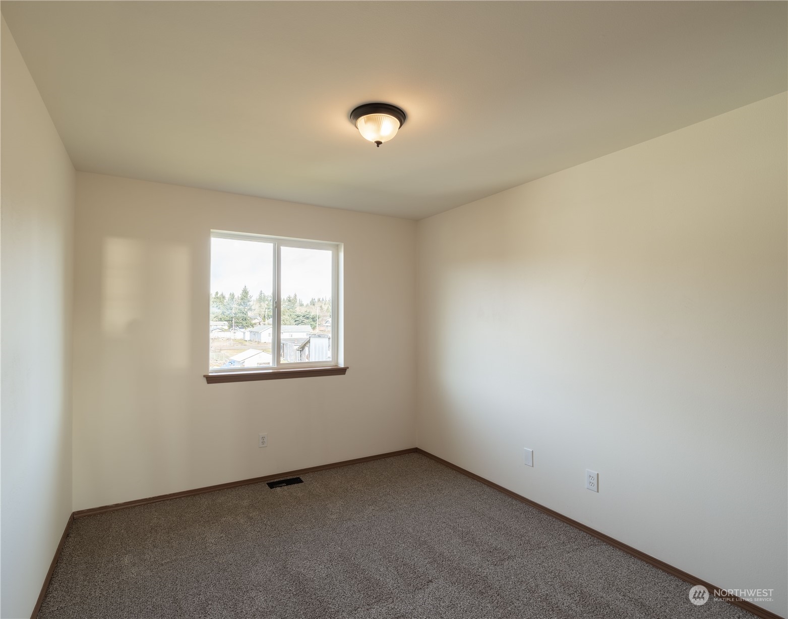 205 Rochester Street West Rainier, WA 98576 - Photo 14 of 21 Gallery Image 14