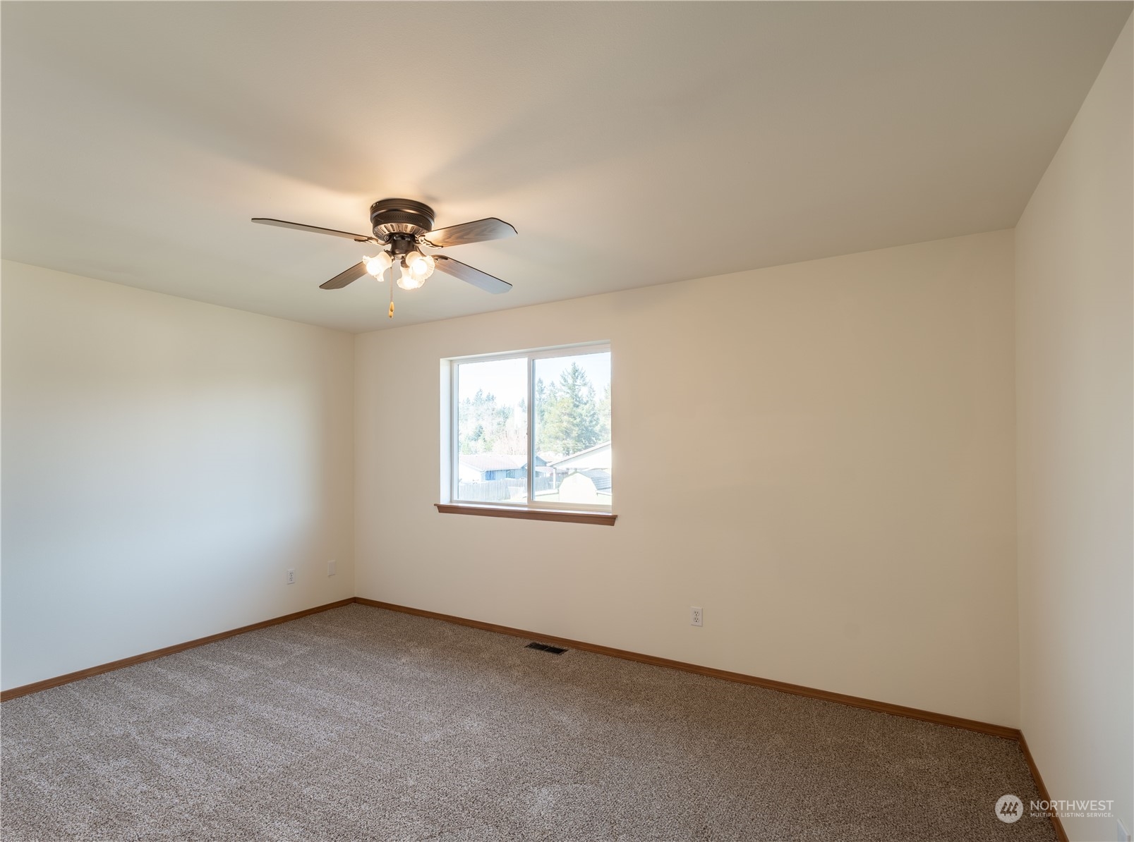 205 Rochester Street West Rainier, WA 98576 - Photo 16 of 21 Gallery Image 16