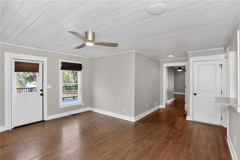 86 Woodstock Road Roswell, GA 30075 - Photo 12 of 27